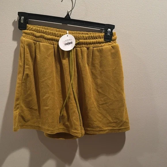 NWT Things Between Terrycloth Button down set Medium - Picture 9 of 10